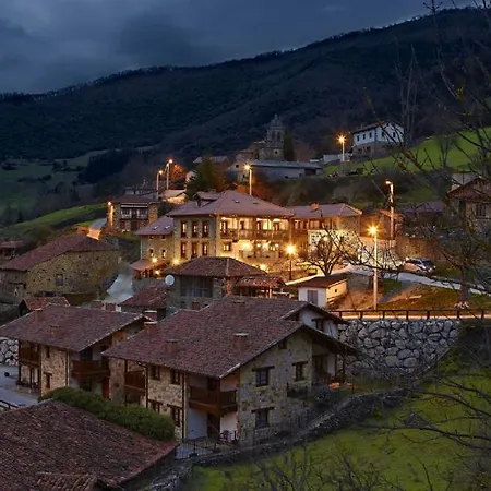 Pensión Valle Del Oso Lerones